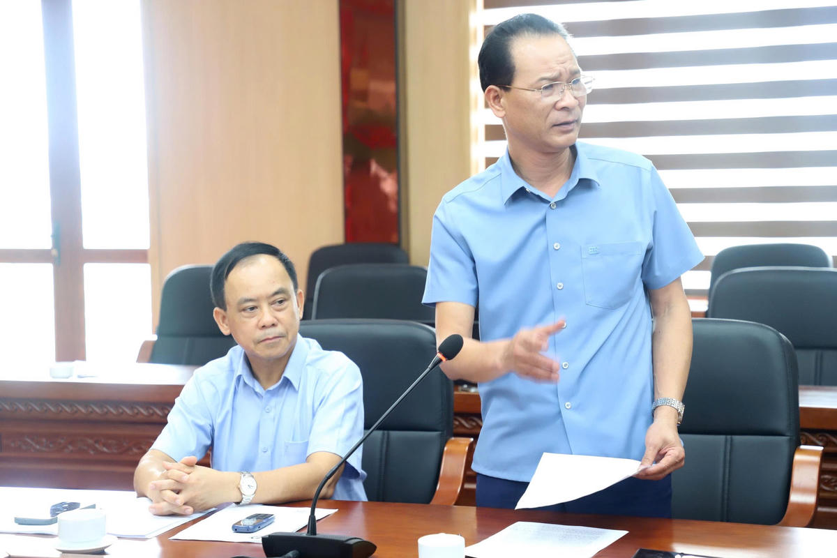 Đại diện Sở Nông nghiệp và Môi trường tỉnh Phú Thọ nêu kết quả về công tác giải phóng mặt bằng. Ảnh: Tùng Duy.