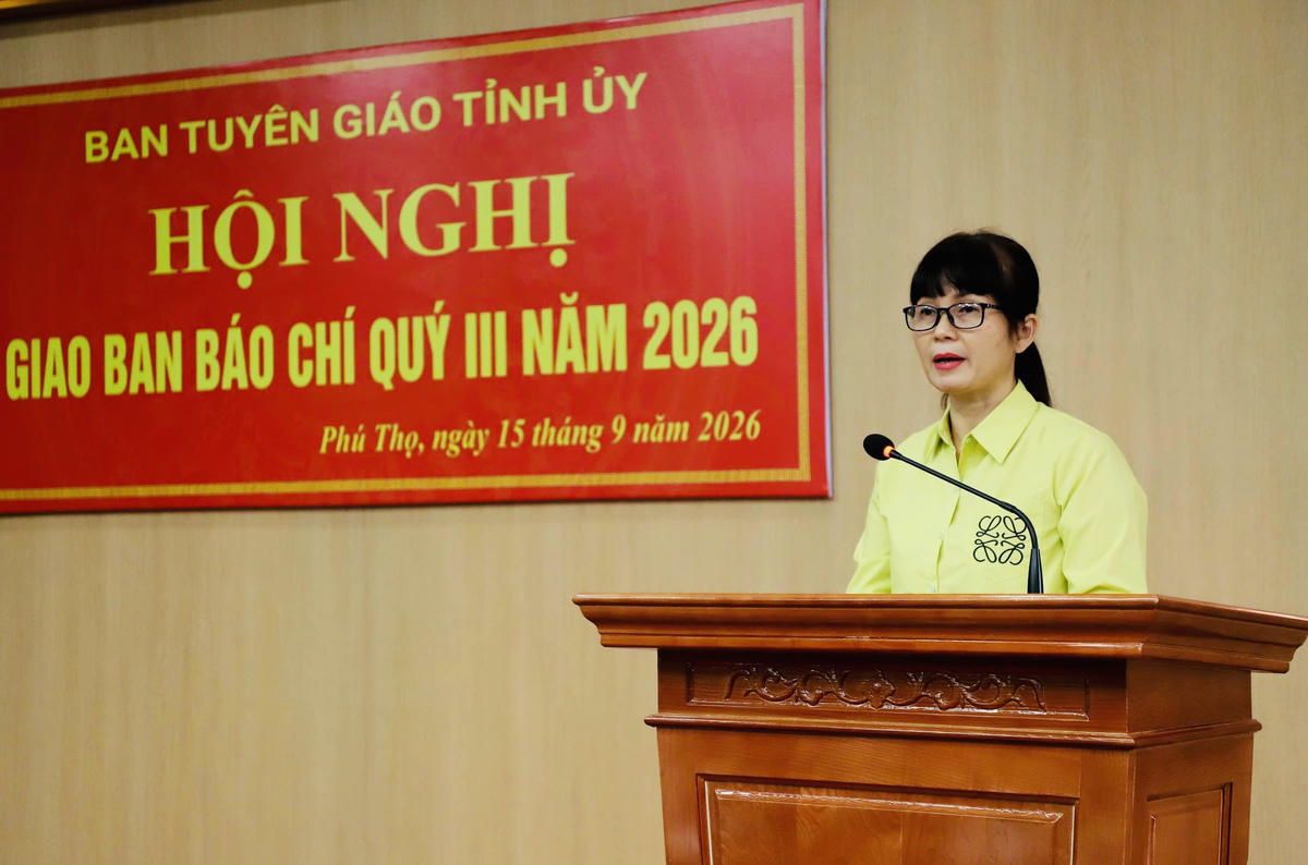 Đại diện Sở Tài chính tỉnh Phú Thọ phát biểu tại hội nghị. Ảnh: Tùng Duy.