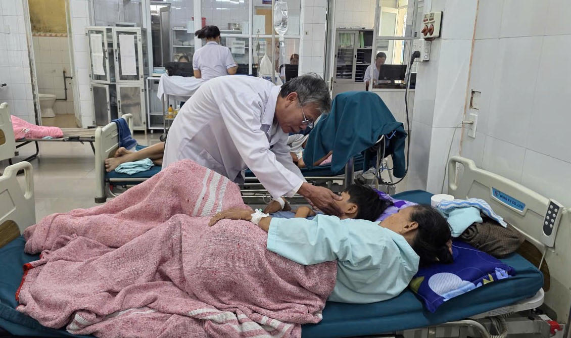 Quảng Trị: Hơn 40 người nghi ngộ độc sau khi dùng đồ ăn từ một hàng quán
