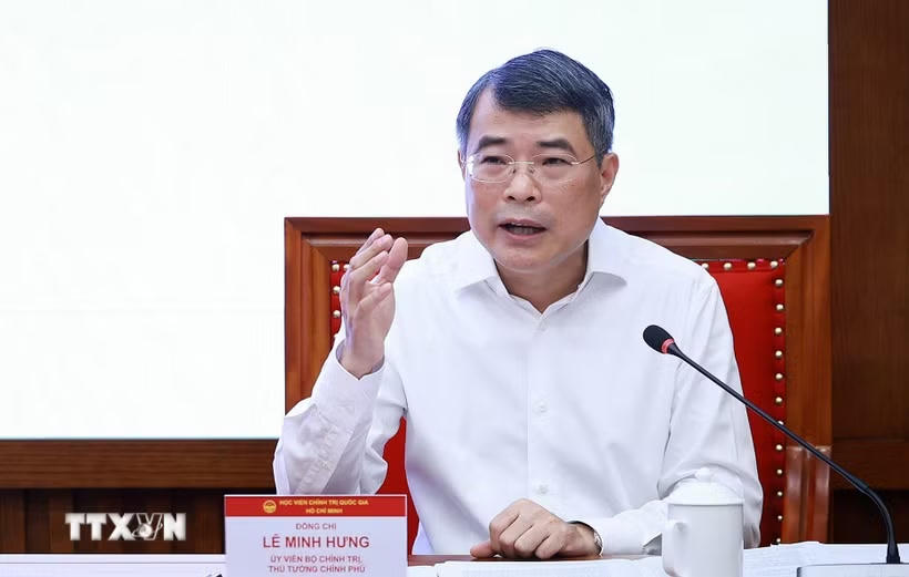 Thủ tướng Lê Minh Hưng trao đổi Chuyên đề: “Nâng cao năng lực điều hành của Chính phủ, tạo đột phá mạnh mẽ cho phát triển nhanh, bền vững và tăng trưởng hai con số." (Ảnh: Dương Giang/TTXVN).