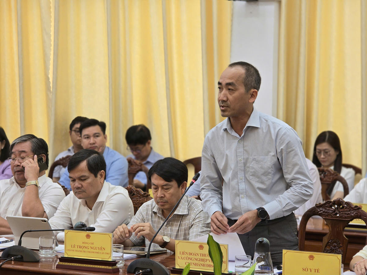 Ông Nguyễn Phương Lam, Giám đốc Liên đoàn Thương mại và Công nghiệp Việt Nam vùng Đồng bằng sông Cửu Long phát biểu tại hội nghị. Ảnh HT