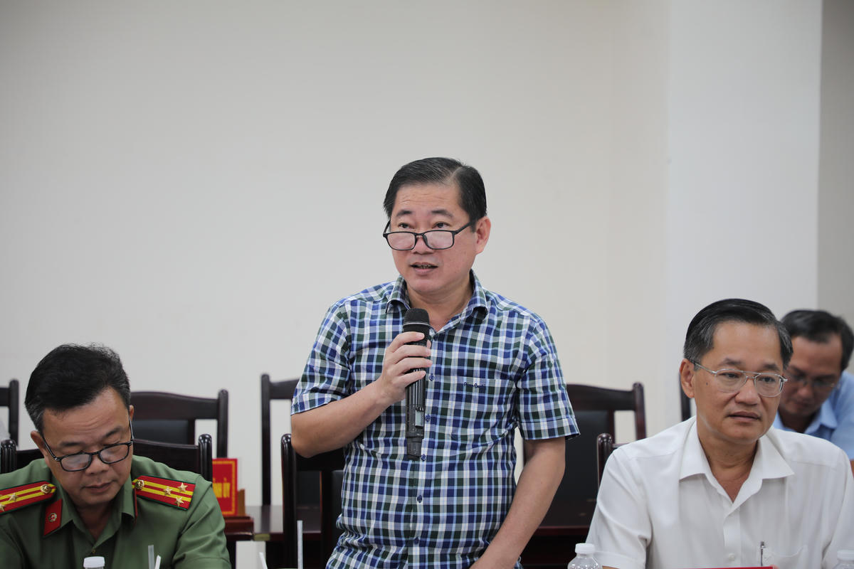 Đại diện Sở Nội vụ An Giang thông tin về kết quả rà soát, thẩm định hồ sơ và chi trả chính sách tinh giản biên chế theo Nghị định 178 của Chính phủ. Ảnh: N.H