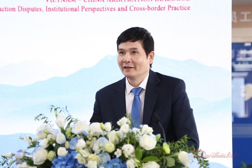Ông Vũ Ánh Dương, Phó chủ tịch kiêm Tổng Thư ký Trung tâm Trọng tài Quốc tế Việt Nam (VIAC) phát biểu. Ảnh: BTC.
