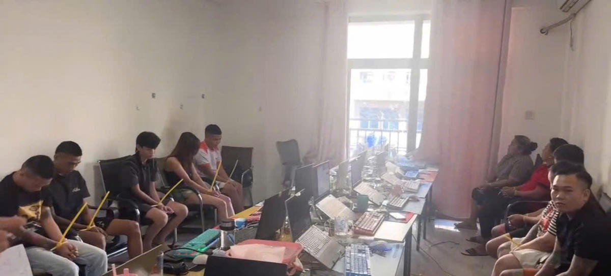 Hiện trường khi Ban chuyên án đột kích. Ảnh: Công an tỉnh Lào Cai.