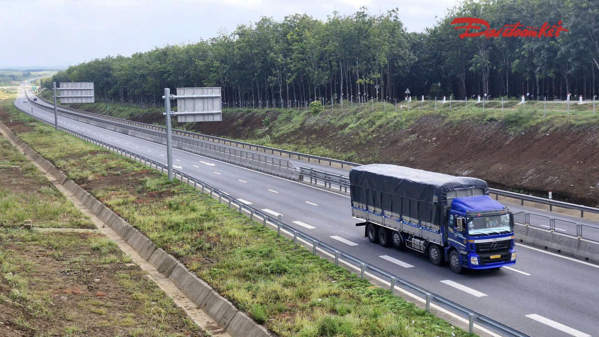 Cao tốc Vạn Ninh - Cam Lộ đưa vào khai thác, sử dụng từ ngày 19/8/2025. Ảnh: Đỗ Văn.