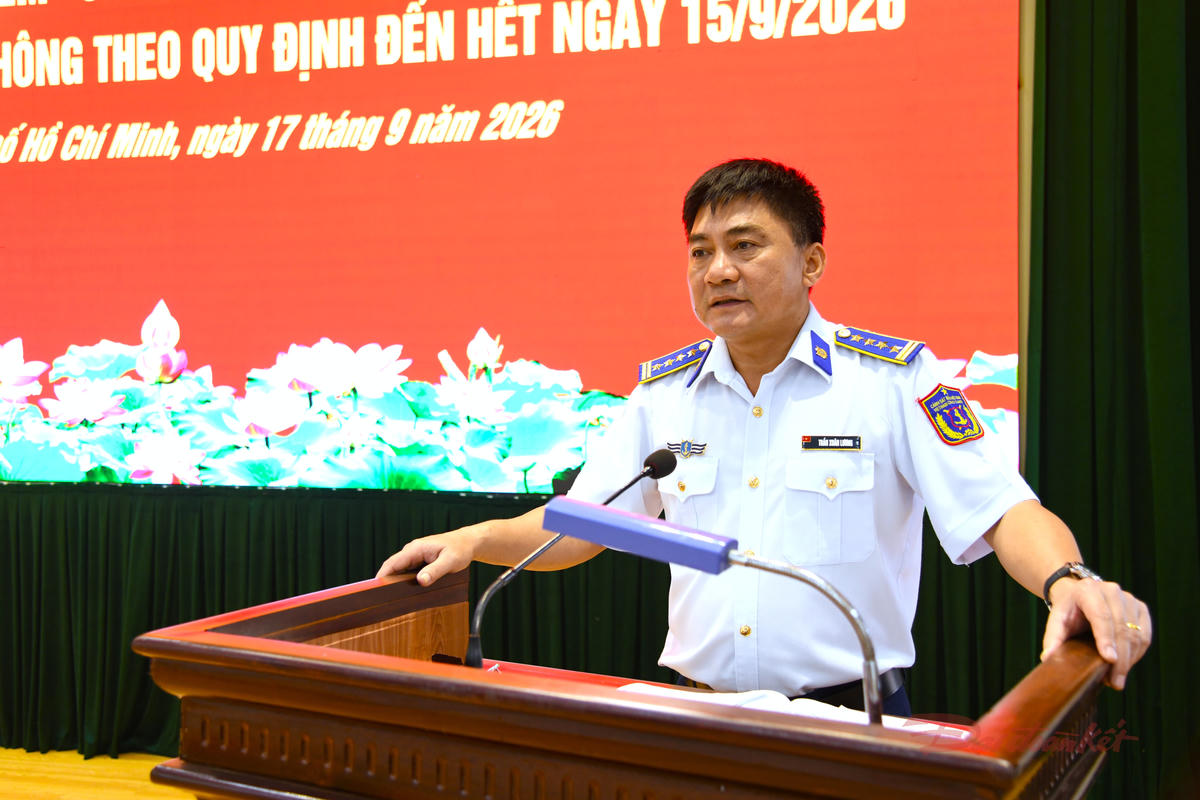 Đại tá Trần Xuân Lương, Tư lệnh Vùng, chủ trì hội nghị. Ảnh: Duy Phạm.