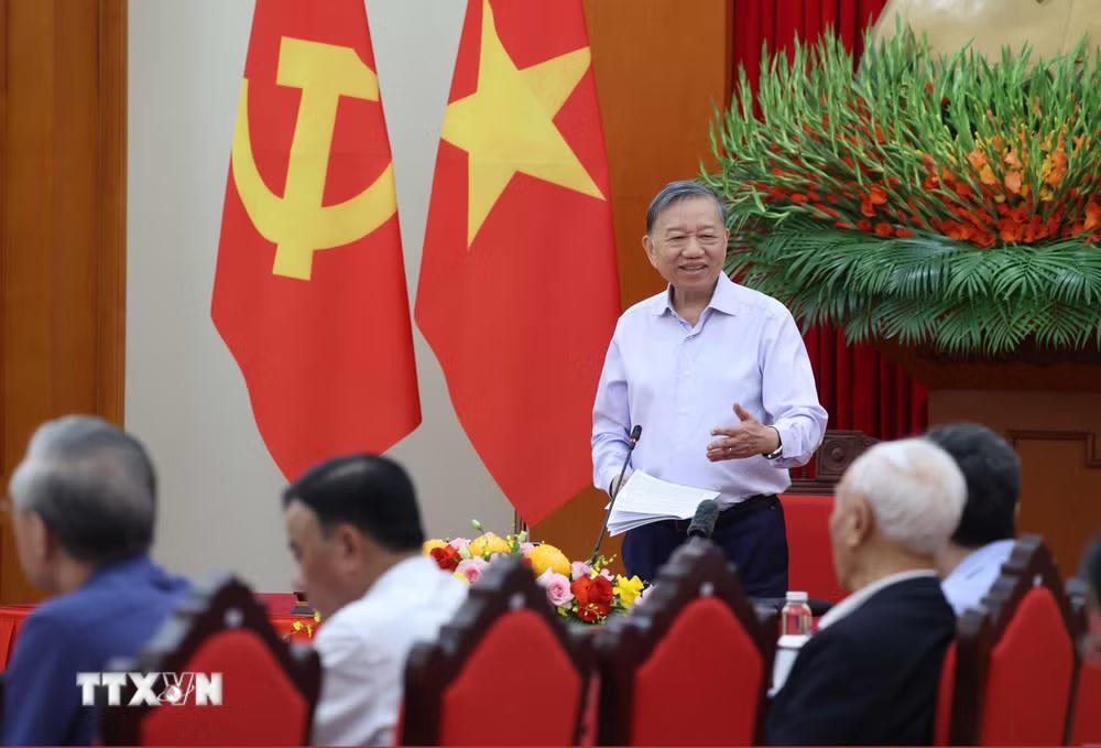 ttxvn-tong-bi-thu-chu-tich-nuoc-to-lam-chu-tri-phien-hop-thu-hai-ban-chi-dao-tong-ket-100-nam-dang-lanh-dao-cach-mang-viet-nam-1709-4.jpg