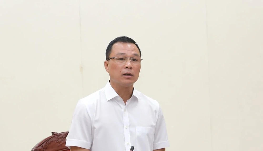 Trong cuộc họp sáng ngày 17/9, ông Tô Anh Dũng, Chủ tịch UBND tỉnh Thanh Hóa đã yêu cầu dừng tất cả các cuộc hội, họp không cần thiết để tập trung ứng phó với tình hình mưa lũ.