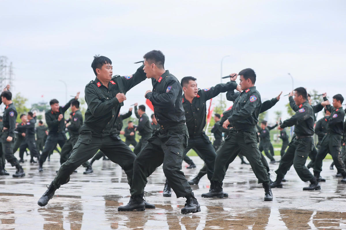 Công an tỉnh Bắc Ninh nghiệm thu kết quả huấn luyện Trung đoàn Cảnh sát Cơ động dự bị chiến đấu năm 2026