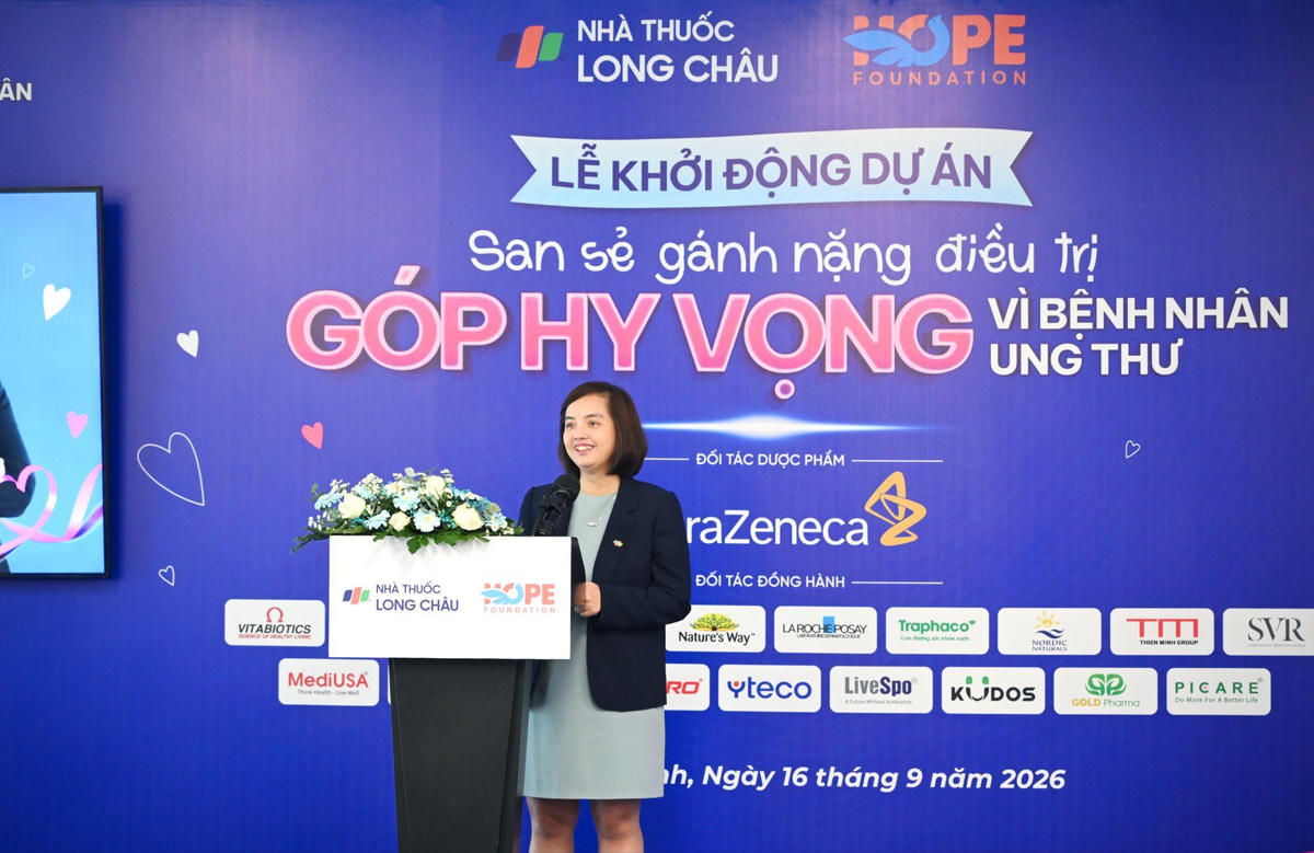 Bà Nguyễn Đỗ Quyên - Phó Tổng Giám đốc FPT Retail kiêm Giám đốc Điều hành Hệ thống Nhà thuốc và Tiêm chủng Long Châu khẳng định sự đồng hành bền bỉ cùng các bệnh nhân mắc bệnh hiểm nghèo.
