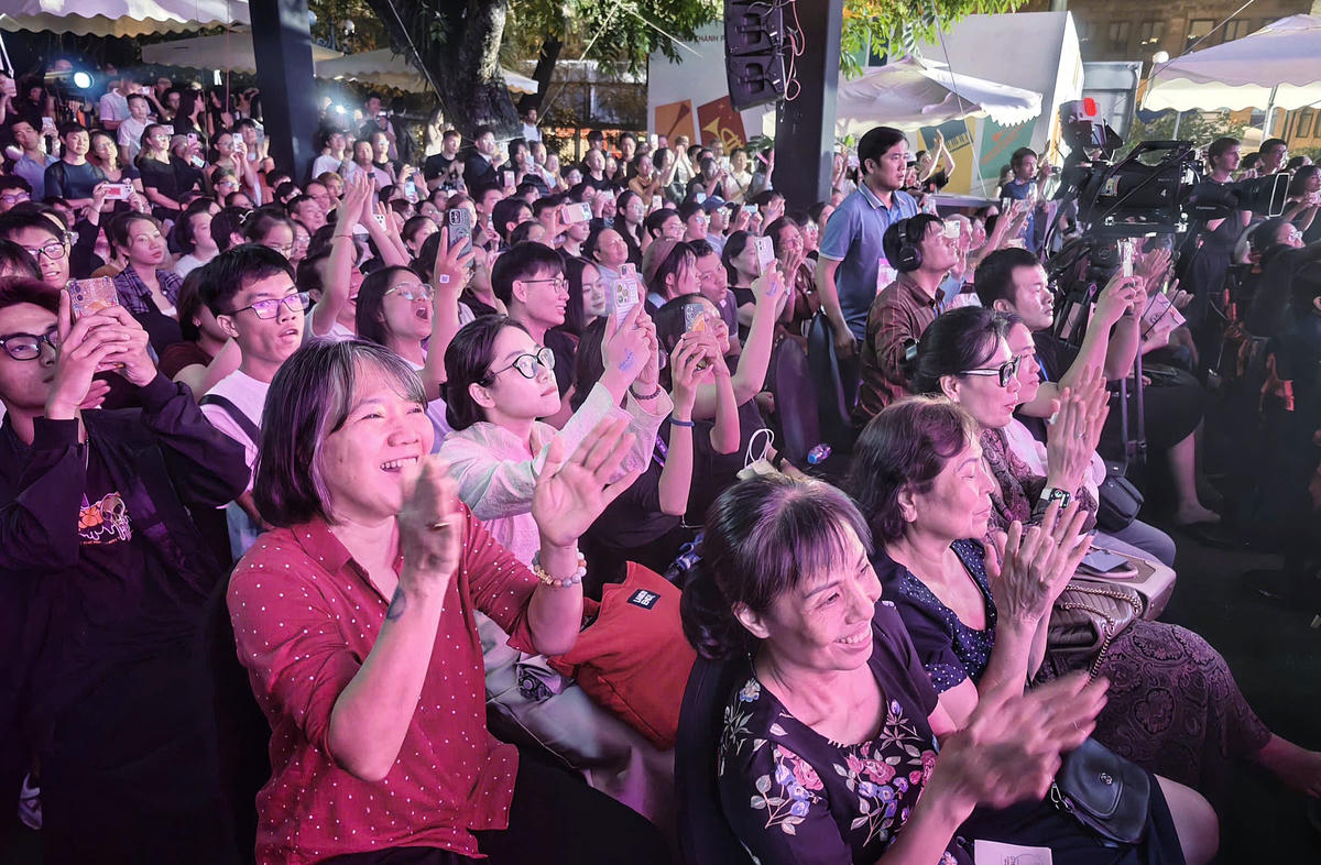 Hanoi Jazztival không chỉ là chuỗi chương trình âm nhạc mà còn tạo nên những trải nghiệm văn hóa đa dạng cho công chúng.