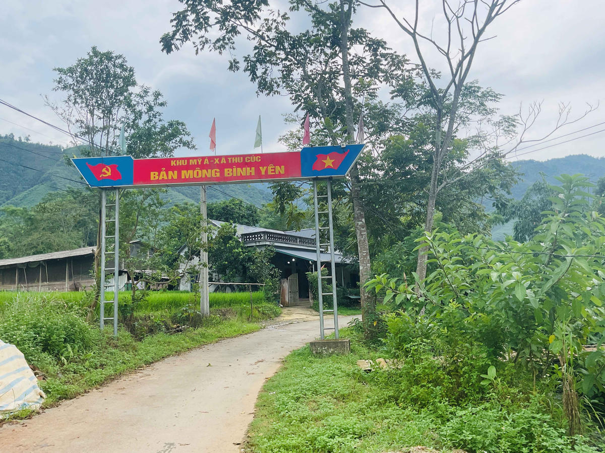 Bản Mông bình yên giữa xứ Mường