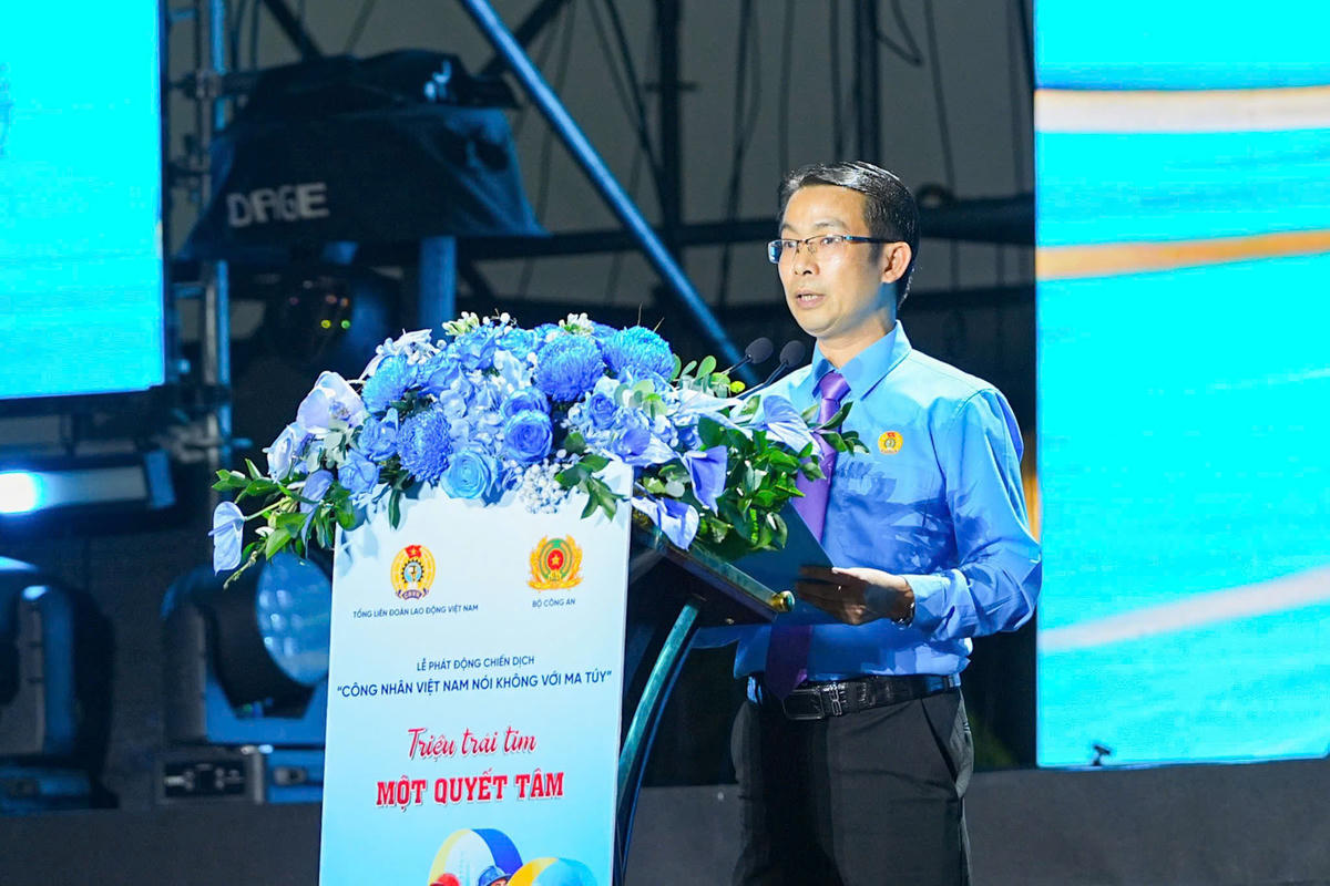 Ông Nguyễn Quốc Việt, Chủ tịch Công đoàn Công ty TNHH Yazaki Hải Phòng Việt Nam phát biểu tại sự kiện. Ảnh: ĐT.