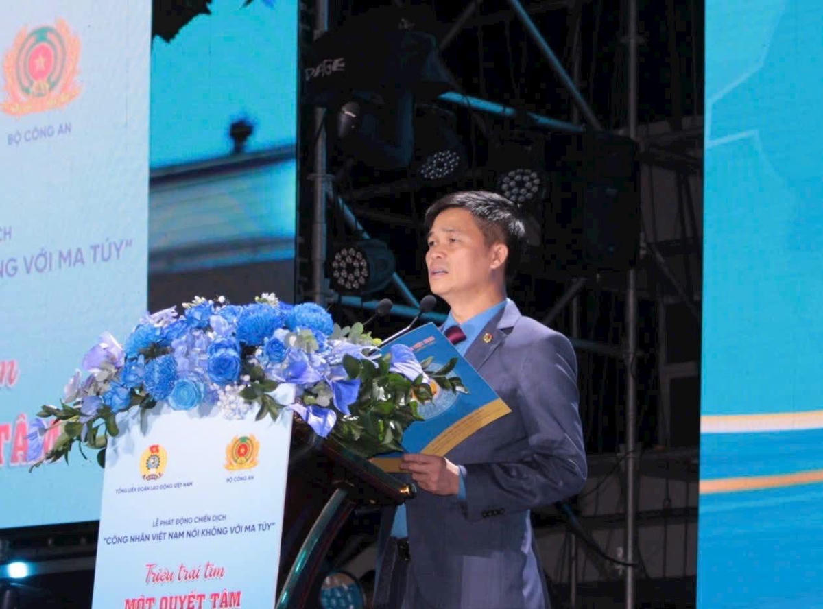 Ông Ngọ Duy Hiểu, Phó Chủ tịch Thường trực Tổng LĐLĐ Việt Nam, Ủy viên Ban Chỉ đạo Trung ương Chương trình mục tiêu quốc gia phòng, chống ma túy phát biểu tại buổi lễ. Ảnh: VD.