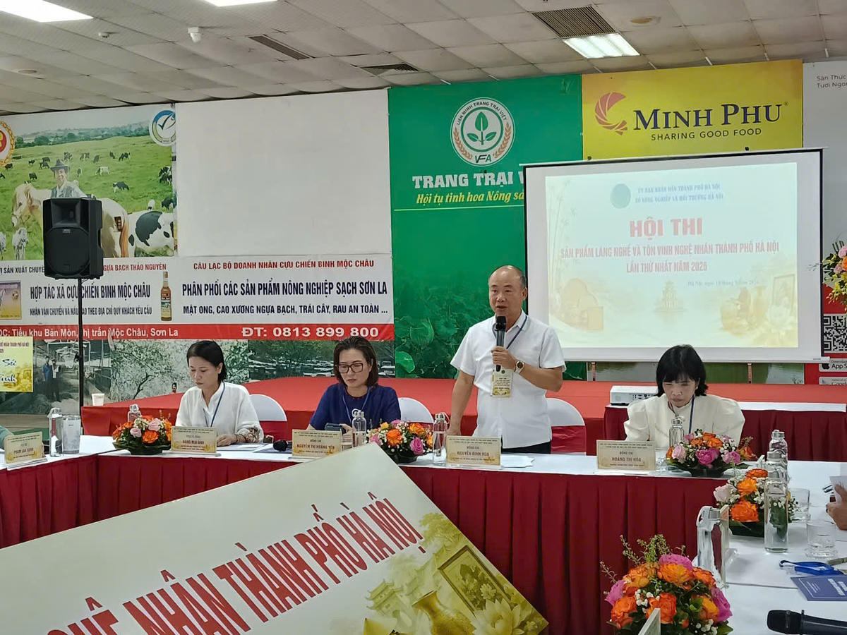 Ông Nguyễn Đình Hoa, Phó Giám đốc Sở Nông nghiệp và Môi trường Hà Nội phát biểu tại Hội nghị. Ảnh: LNV