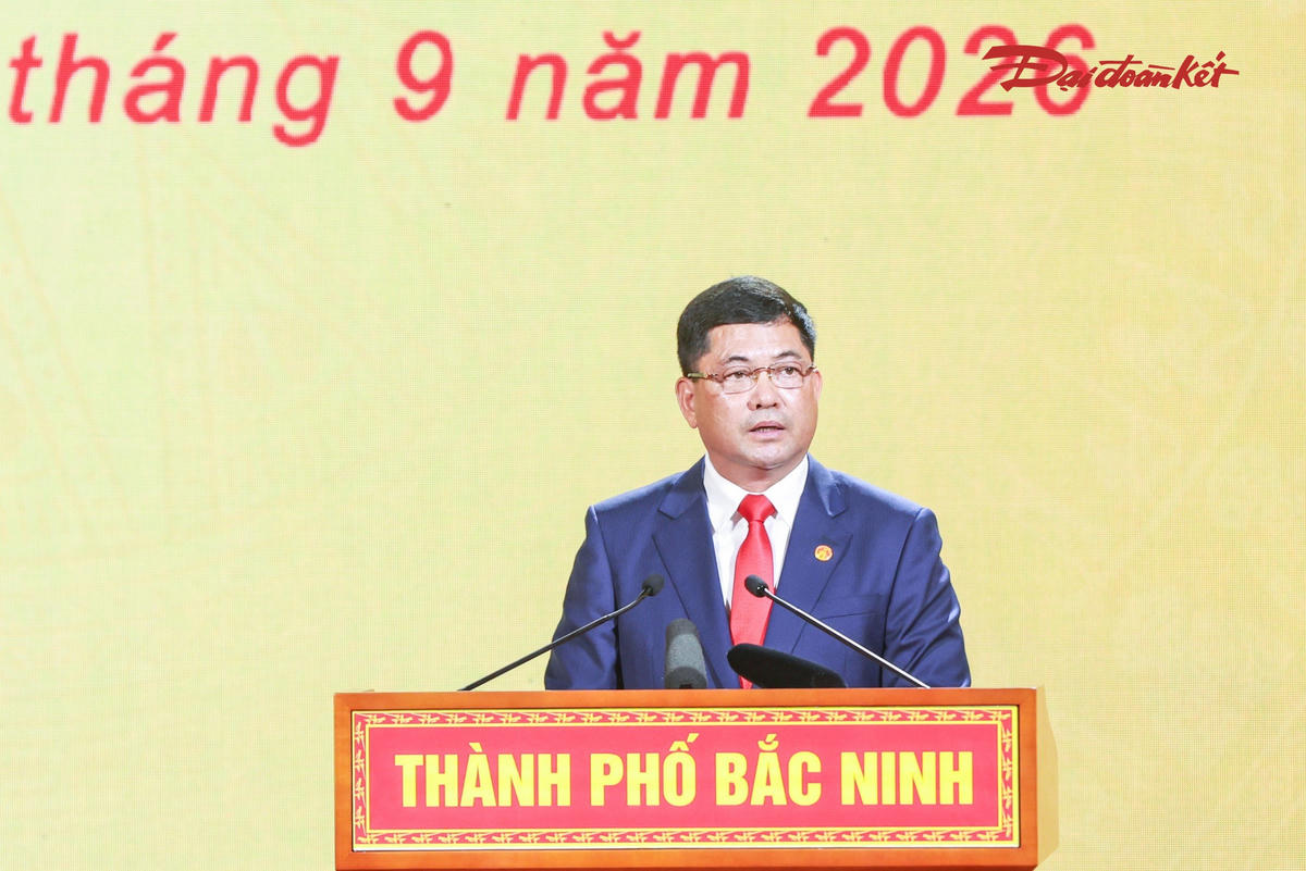 Ủy viên Trung ương Đảng, Bí thư Tỉnh ủy Nguyễn Hồng Thái phát biểu tại buổi lễ. Ảnh: Quang Vinh