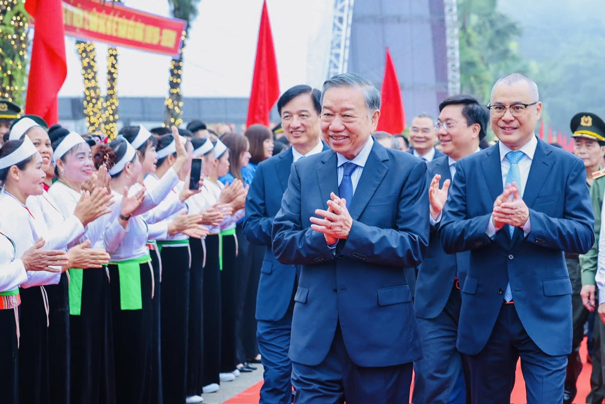 Tổng Bí thư, Chủ tịch nước Tô Lâm dự Lễ kỷ niệm 72 năm Ngày Bác Hồ về thăm Đền Hùng và khánh thành Tượng đài “Bác Hồ với Ngày hội non sông”.
