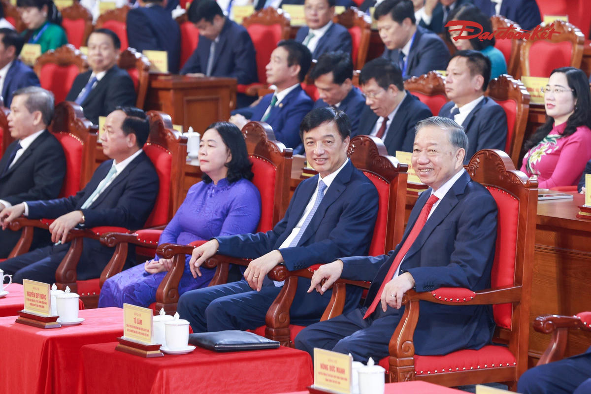 Tổng Bí thư, Chủ tịch nước Tô Lâm; Trưởng ban Tổ chức Trung ương Nguyễn Duy Ngọc; Chủ tịch UBTƯ MTTQ Việt Nam Bùi Thị Minh Hoài; Trưởng ban Tuyên giáo Trung ương Trịnh Văn Quyết tham dự buổi lễ. Ảnh: Quang Vinh