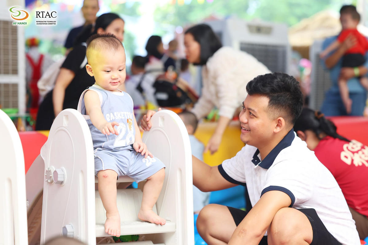 Cuộc hội ngộ của những em bé IVF dịp Trung Thu  