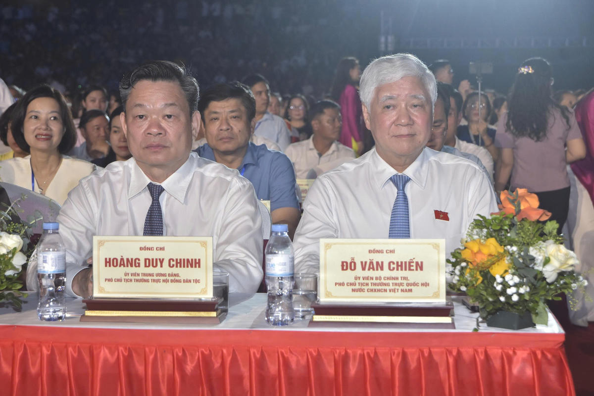 Đồng chí Đỗ Văn Chiến, Ủy viên Bộ Chính trị, Phó Bí thư Thường trực Đảng ủy Quốc hội, Phó Chủ tịch Thường trực Quốc hội dự buổi lễ.