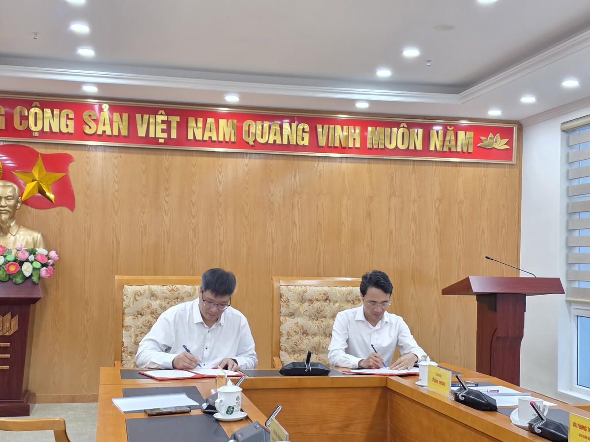 Ký kết hợp tác giữa UBND tỉnh Lai Châu và Hiệp hội Doanh nhân và Đầu tư Việt Nam – Hàn Quốc (Ảnh: HL)