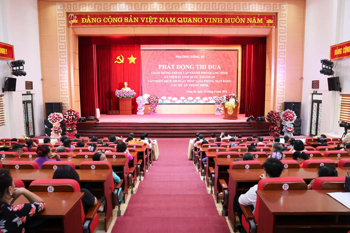 Phường Uông Bí phát động Chiến dịch 150 ngày đêm GPMB các dự án trọng điểm trên địa bàn, tạo khí thế thi đua sôi nổi. Ảnh: Huyền Trang