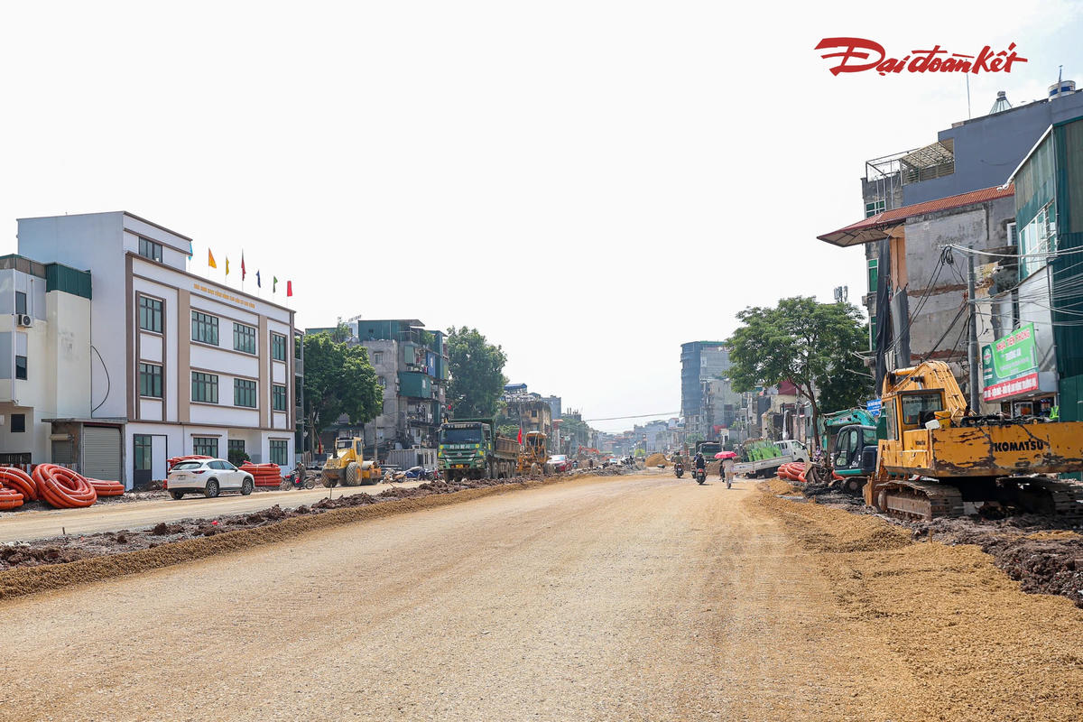 Tại phía Nam, đoạn Nguyễn Trãi - Đầm Hồng dài khoảng 1,5 km, thuộc địa bàn phường Khương Đình, cũng đang trở thành một trong những công trường trọng điểm của Vành đai 2,5.