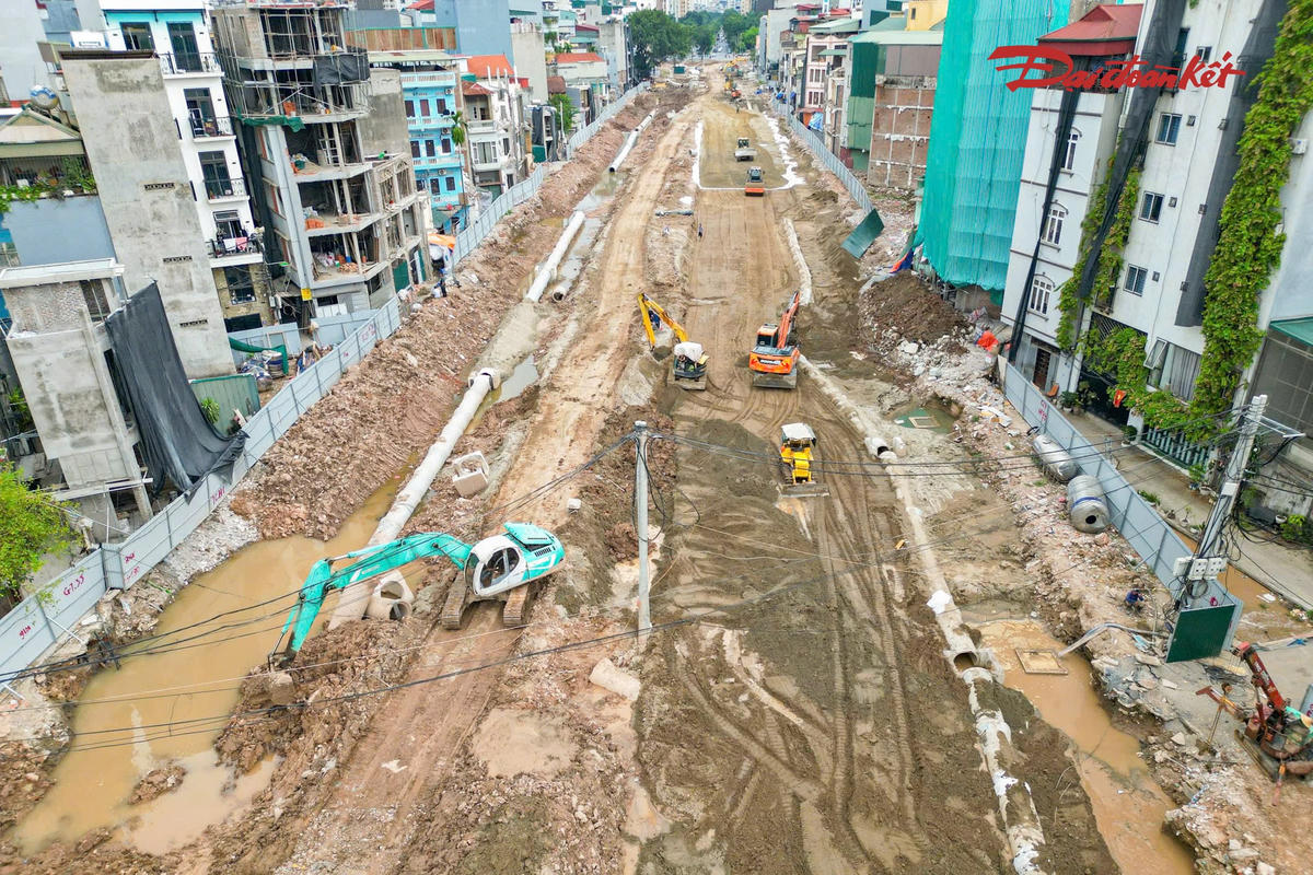 Hai đoạn còn lại cũng đang được tập trung thi công nền đường và hệ thống thoát nước, hướng tới mục tiêu thông xe kỹ thuật toàn tuyến vào dịp 10/10.