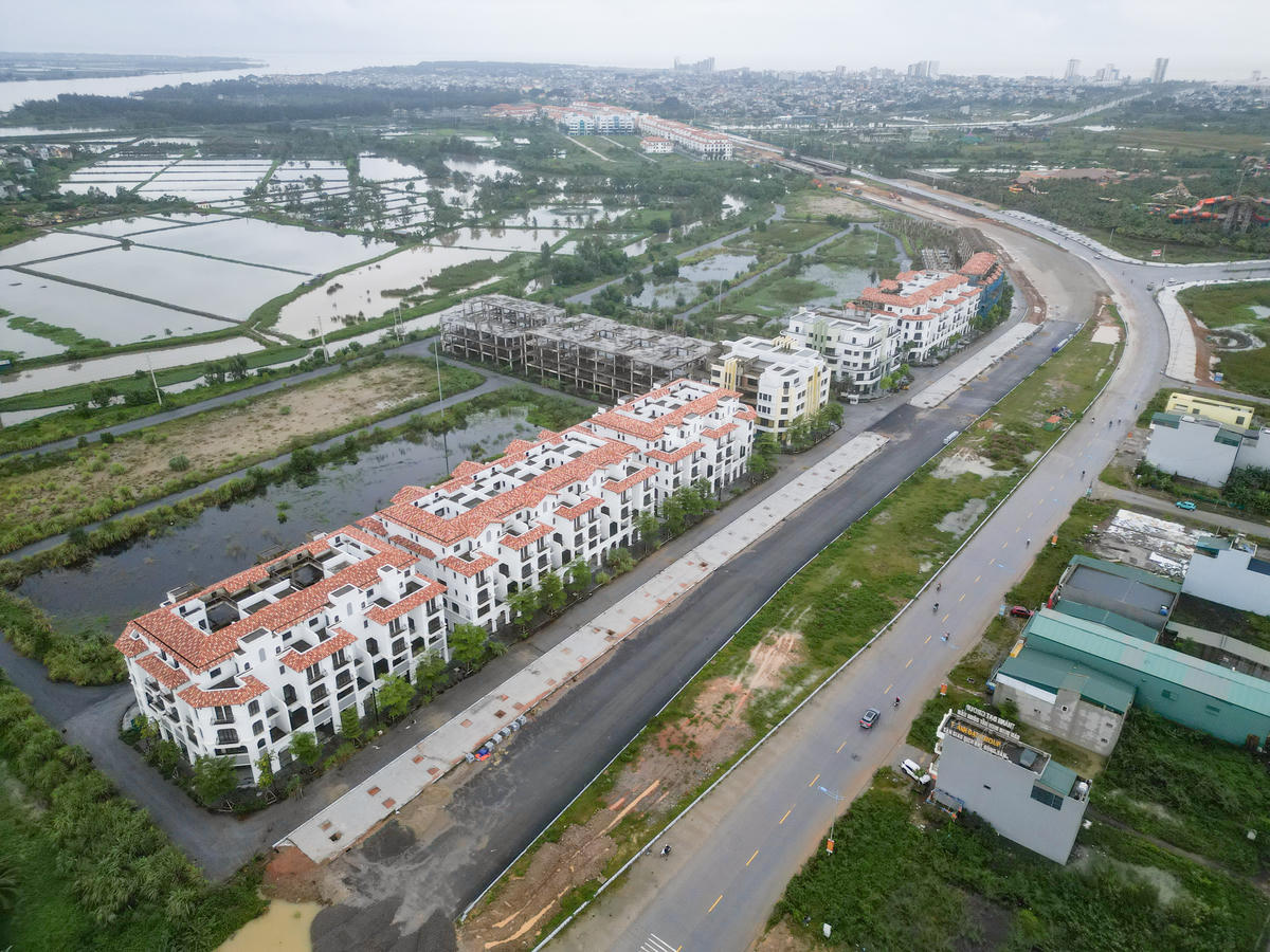 Theo ông Long, đến giữa tháng 9/2026, đoạn 1 của dự án đã hoàn thành khoảng 60% giá trị hợp đồng, đoạn 2 đạt 85% giá trị hợp đồng. Ảnh: Đình Minh