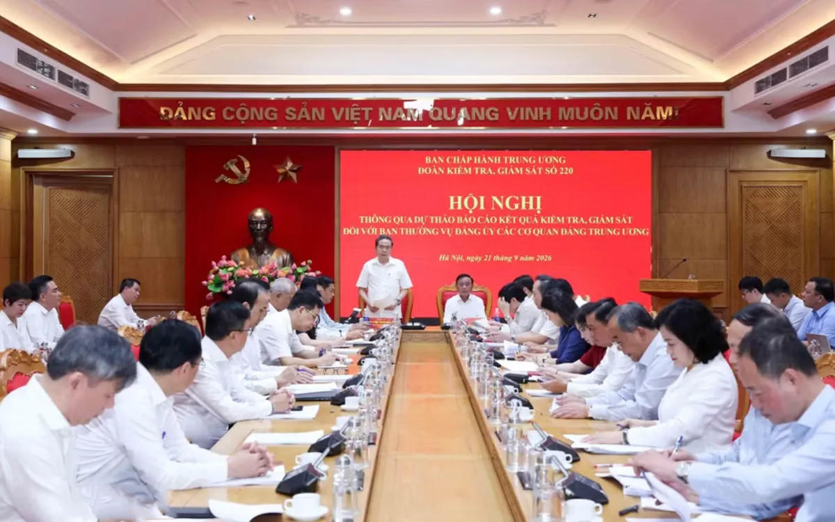 Xây dựng đội ngũ có bản lĩnh chính trị, tư duy chiến lược, năng lực dự báo, tổng kết thực tiễn