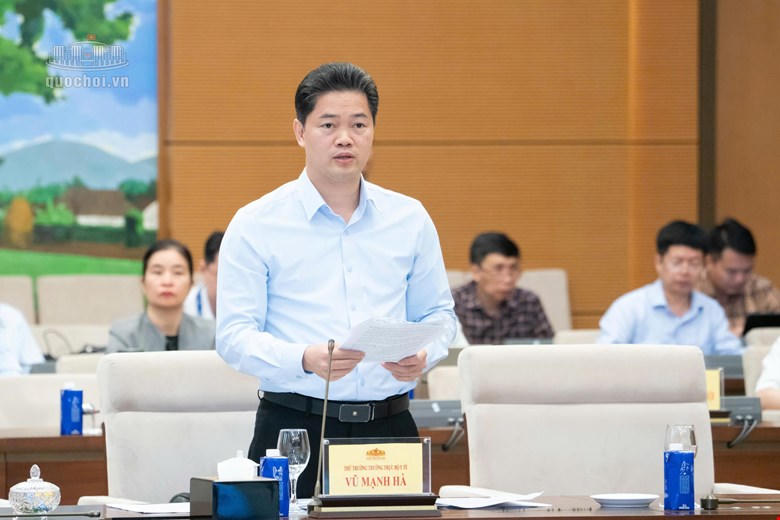 Đề xuất cấm sản xuất, kinh doanh, tàng trữ, vận chuyển, xuất khẩu, nhập khẩu thuốc lá điện tử, thuốc lá nung nóng