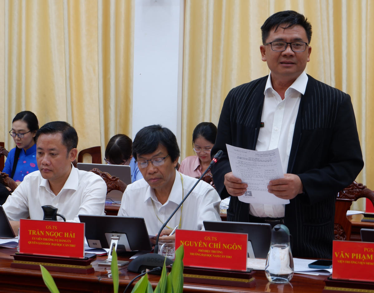 GS.TS Nguyễn Duy Ngôn, Phó Hiệu trưởng, Trường Đại học Nam Cần Thơ phát biểu tại hội nghị. (Ảnh: Diệu Hoà)
