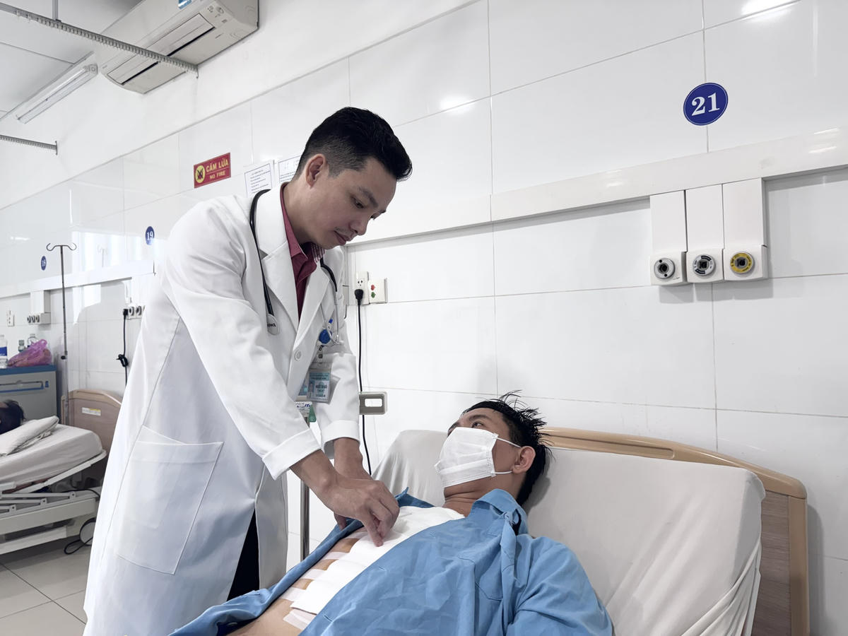 Bệnh nhân được cứu chữa kịp thời. Ảnh: Nguyễn Tú.