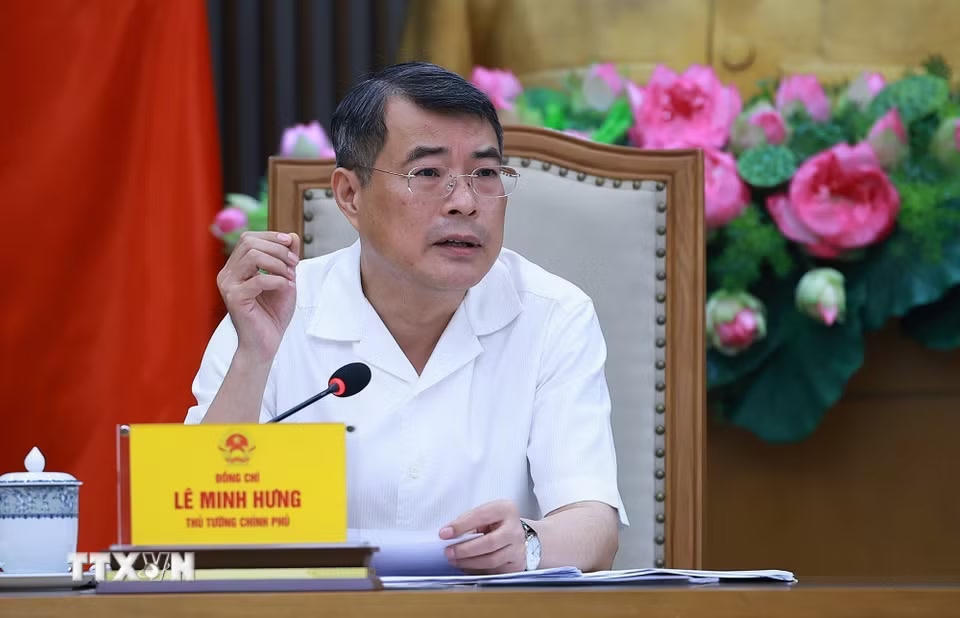 Thủ tướng Lê Minh Hưng chủ trì cuộc họp với lãnh đạo Bộ Giáo dục và Đào tạo và các bộ, ngành về phát triển giáo dục và đào tạo. (Ảnh: Dương Giang/TTXVN)