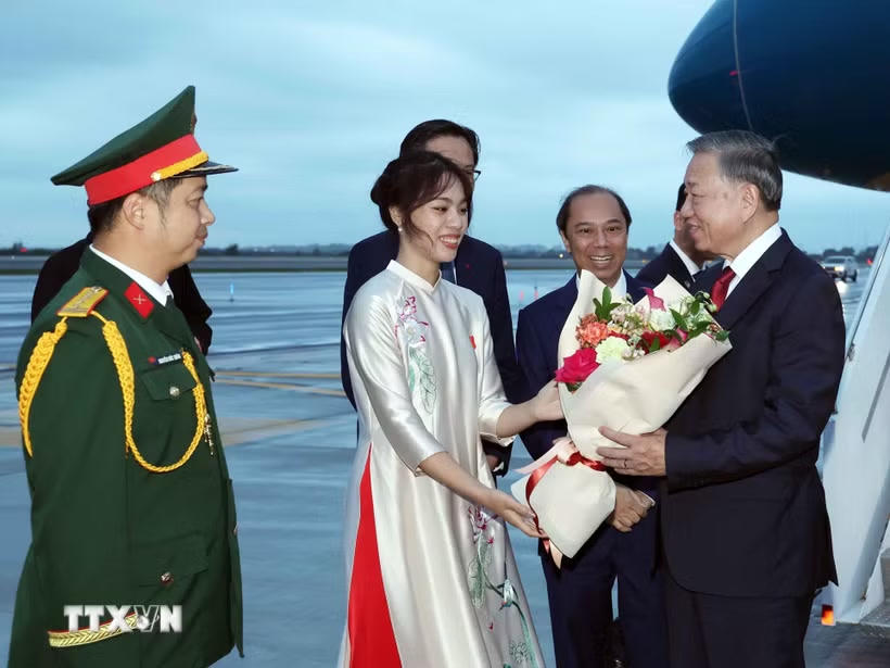 Tổng Bí thư, Chủ tịch nước Tô Lâm đến New York, bắt đầu chuyến tham dự Phiên thảo luận cấp cao Đại hội đồng Liên hợp quốc Khóa 81 và hoạt động song phương tại Hoa Kỳ. (Ảnh: Thống Nhất/TTXVN)