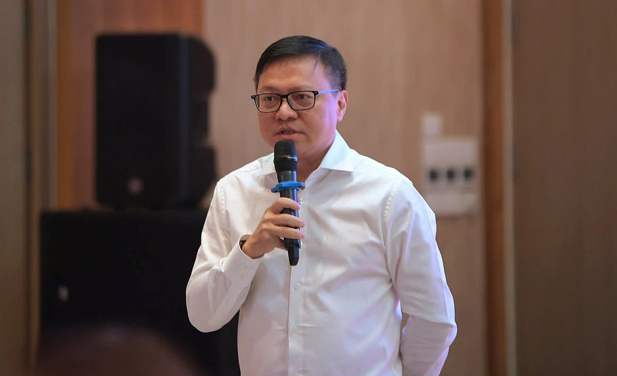 Ông Lê Quốc Minh - Ủy viên Trung ương Đảng, Phó Trưởng Ban Tuyên giáo Trung ương, Chủ tịch Hội Nhà báo Việt Nam, Tổng Biên tập Báo Nhân Dân, Trưởng Ban tổ chức Giải thưởng Hành động vì cộng đồng phát biểu.
