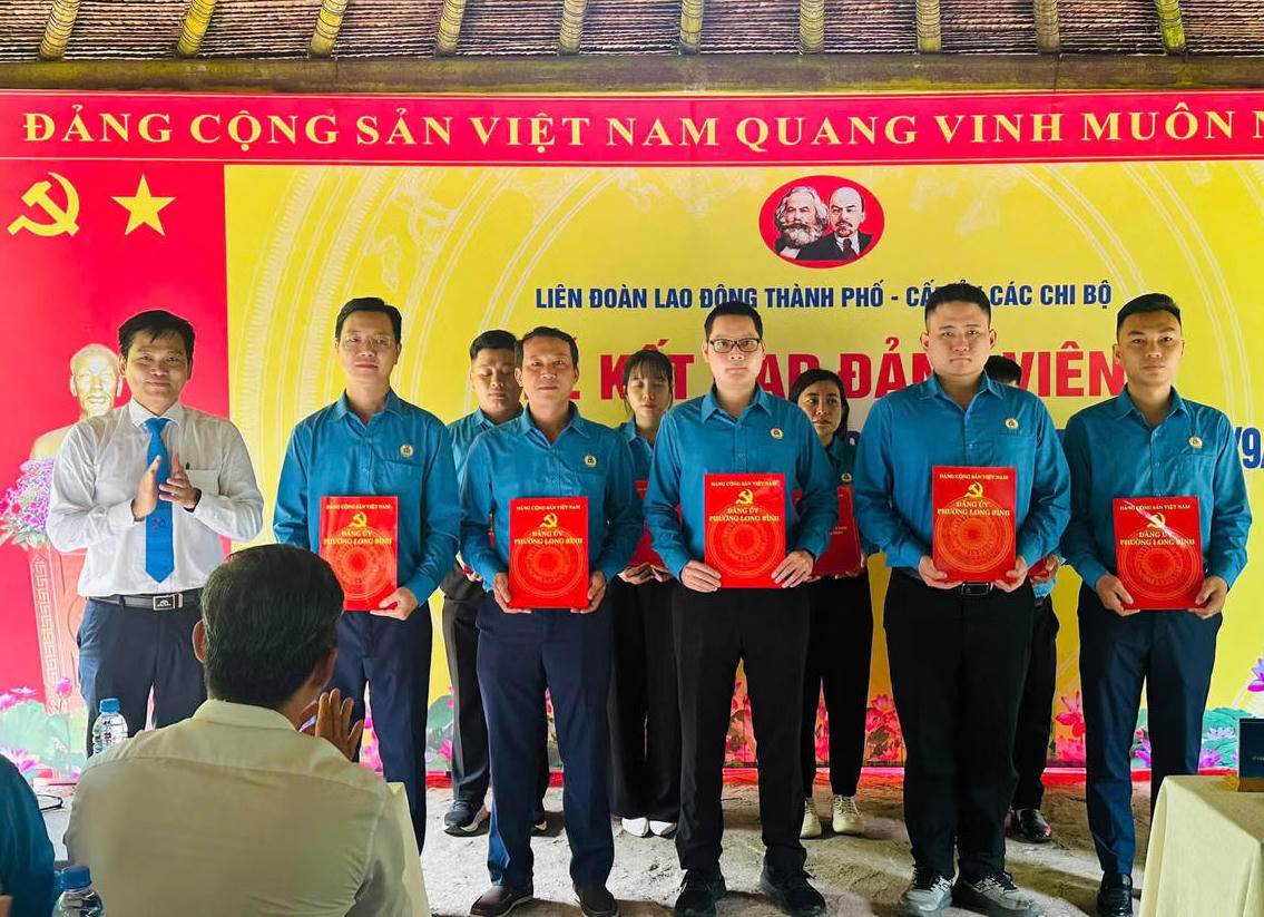 [PODCAST] Củng cố tổ chức Công đoàn, tăng cường phát triển Đảng trong công nhân