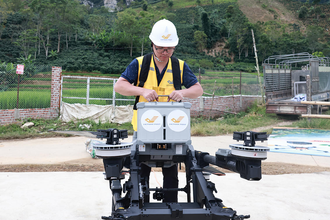 Chuyến hàng đầu tiên được vận chuyển bằng UAV đảm bảo an toàn và đúng lộ trình đề ra.
