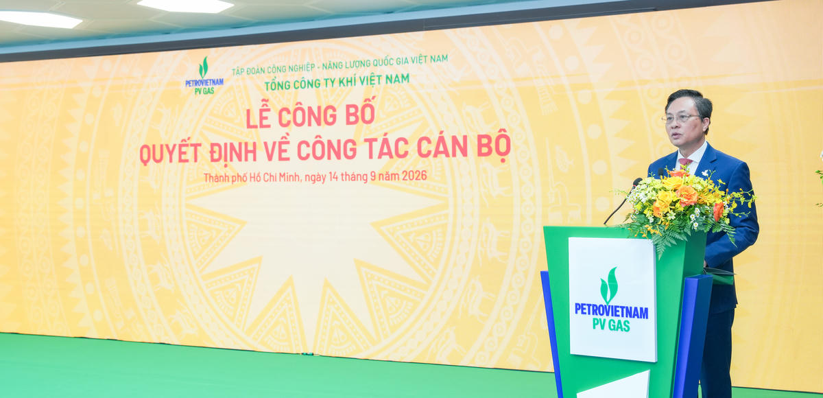 Chủ tịch HĐQT PV GAS Bùi Minh Tiến đại diện các đồng chí được bổ nhiệm phát biểu tại buổi lễ
