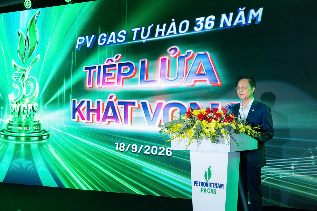 Bí thư Đảng ủy, Chủ tịch HĐQT PV GAS Bùi Minh Tiến phát biểu khai mạc tại buổi lễ