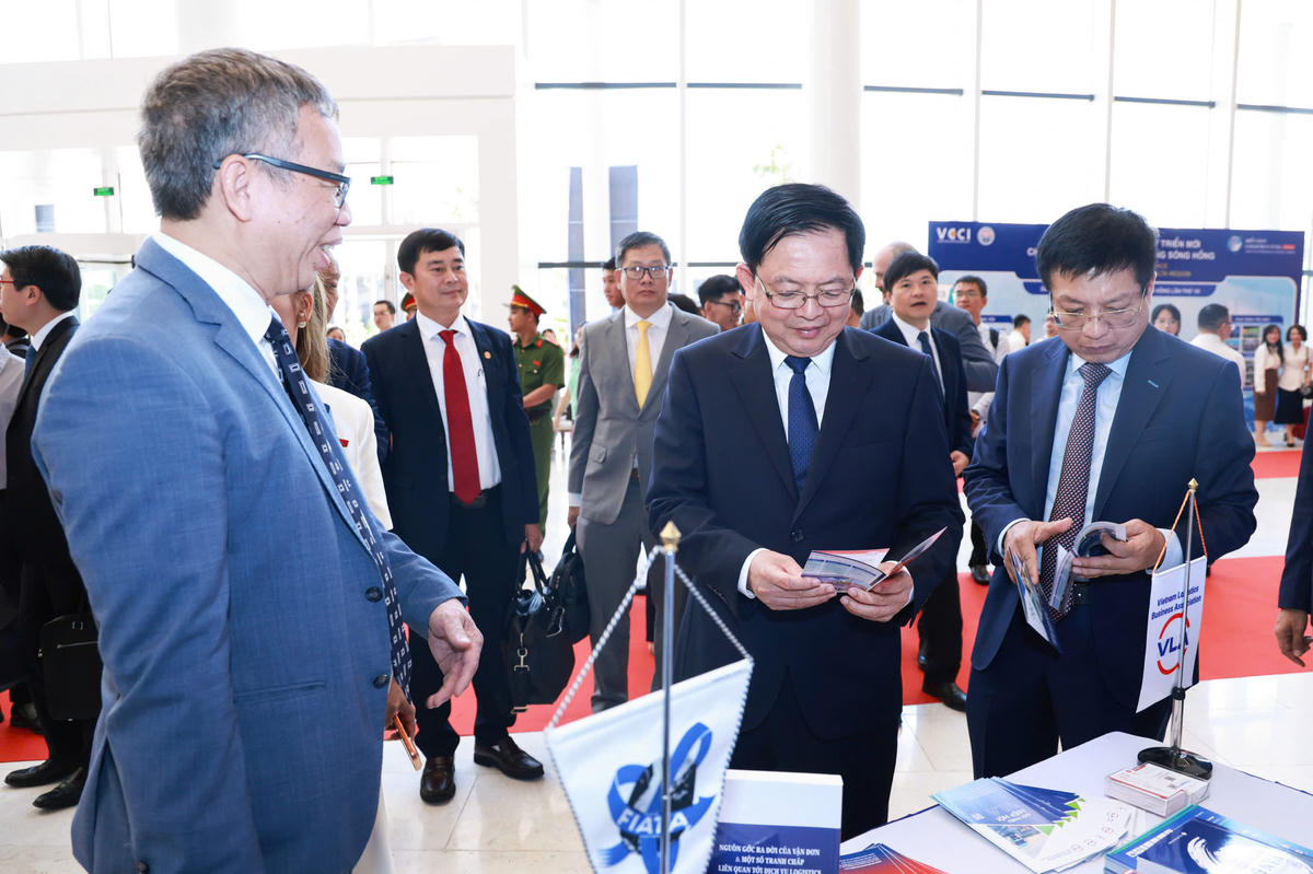 Diễn đàn Logistics Vùng lần thứ VII năm 2026 với chủ đề “Kiến tạo không gian phát triển mới cho logistics Vùng Đồng bằng sông Hồng” diễn ra tại Trung tâm Hội nghị - Biểu diễn TP Hải Phòng. Ảnh: PT. 