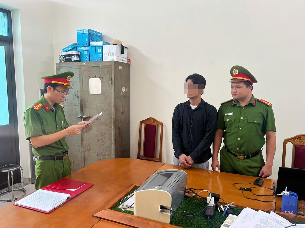 Bùi Qúy Dậu tại Cơ quan điều tra. Ảnh: Công an tỉnh Phú Thọ.