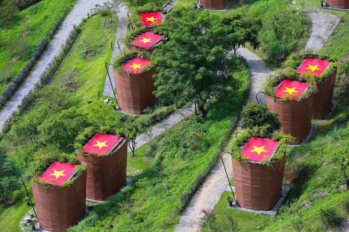 Giải thưởng “Khách sạn Xanh tốt nhất” dành cho H’Mong Village không chỉ là một danh hiệu, mà là sự ghi nhận cho những nỗ lực trong phát triển du lịch bền vững mà người dân Tuyên Quang đang từng bước thực hiện.