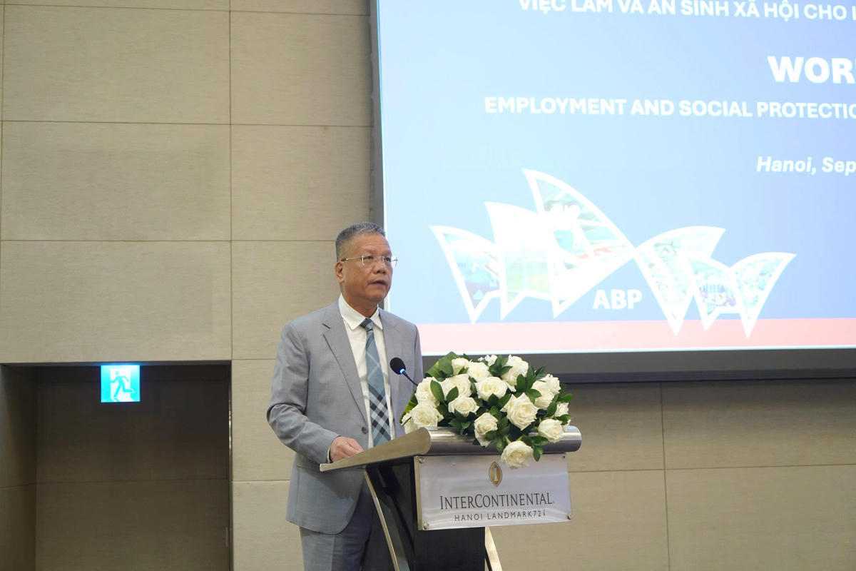 Phó Giám đốc BHXH Việt Nam Trần Đình Liệu phát biểu tại hội thảo. Ảnh: BHXH VN.