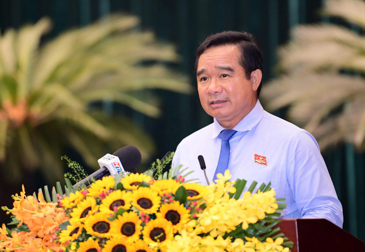 Ông Nguyễn Văn Được – Chủ tịch UBND TPHCM phát biểu tại kỳ họp thứ năm HĐND thành phố. Ảnh: Q.Đ