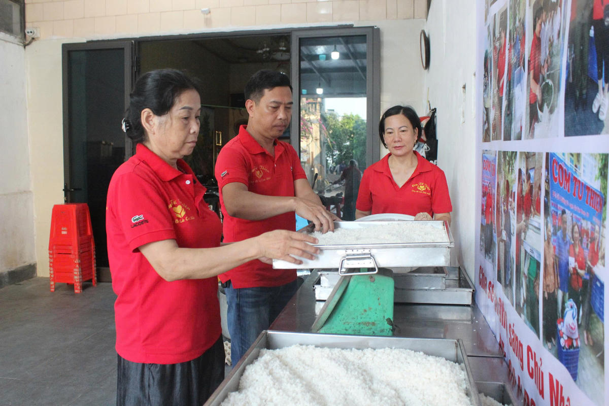 Bếp cơm từ thiện số 4 đường 10 (phường Thiên Trường, tỉnh Ninh Bình) đã duy trì hoạt động hơn 10 năm qua. Ảnh: Duy Hưng