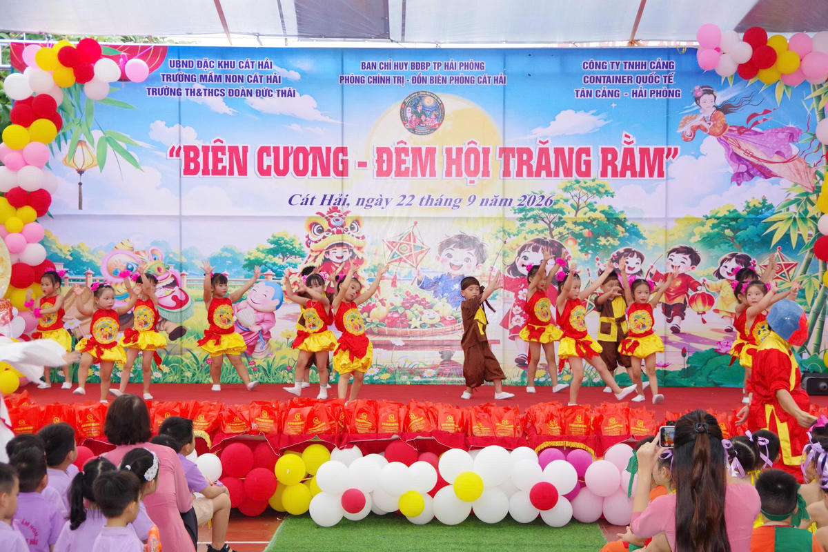 Bộ đội Biên phòng Hải Phòng trao 500 suất quà Trung thu cho trẻ em vùng biên giới biển