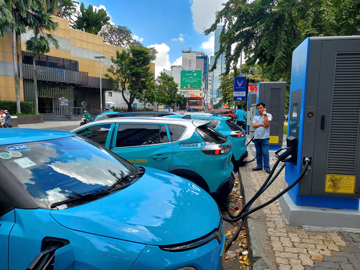 Cần đảm bảo hạ tầng cho phát triển xe điện.
