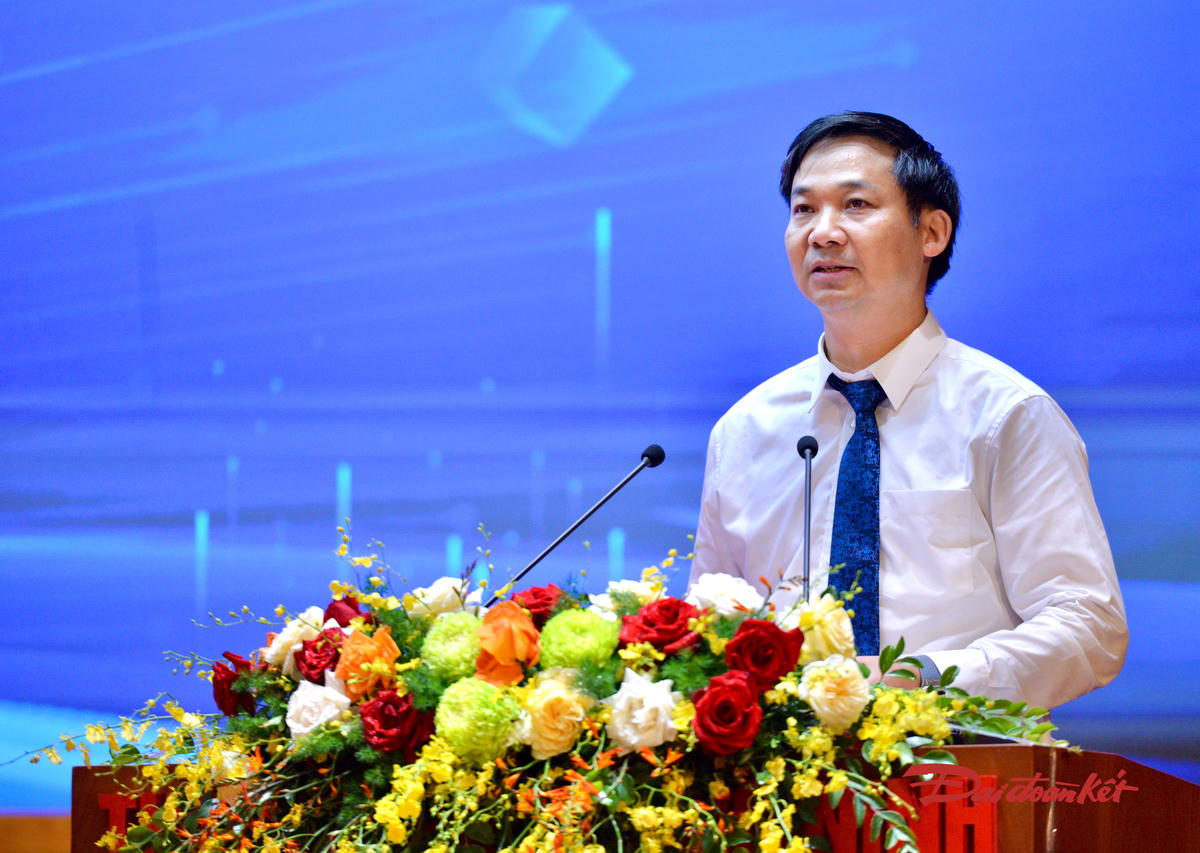Phó Chủ tịch UBND TP Quảng Ninh Nguyễn Văn Công phát biểu khai mạc diễn đàn.