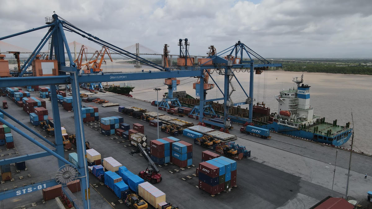 Gỡ “nút thắt” kết nối trong logistics 
